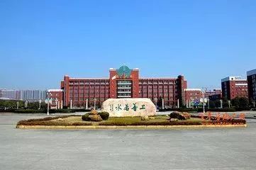 如何根据篮球比赛的不同阶段调整力量训练强度?_1